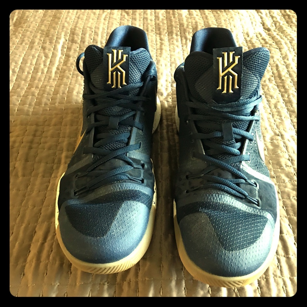 Men’s Nike shoes